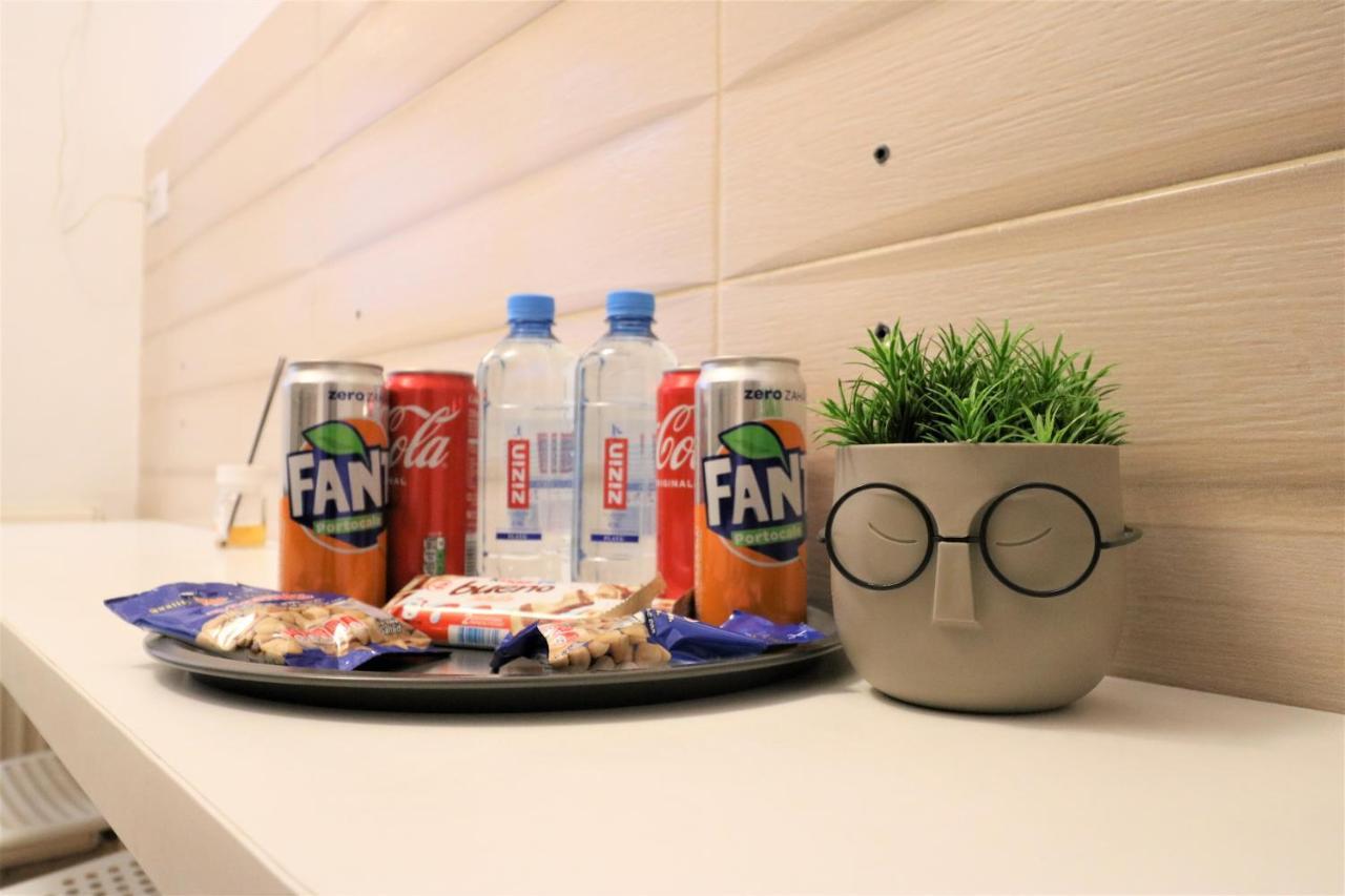 Cozy Old Town Apartment - Free Minibar Bukarest Exteriör bild