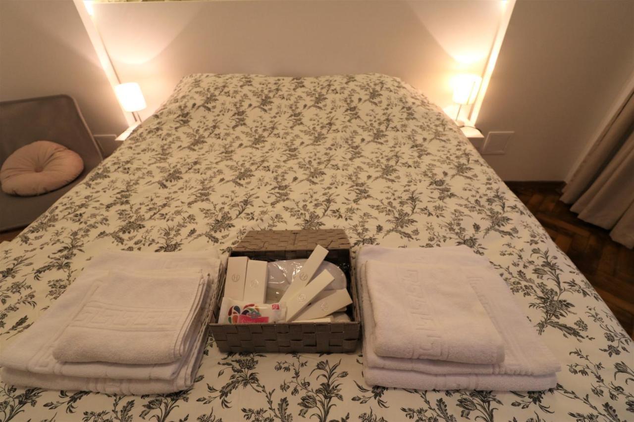 Cozy Old Town Apartment - Free Minibar Bukarest Exteriör bild