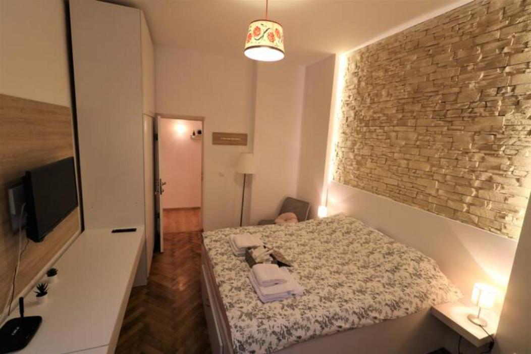 Cozy Old Town Apartment - Free Minibar Bukarest Exteriör bild